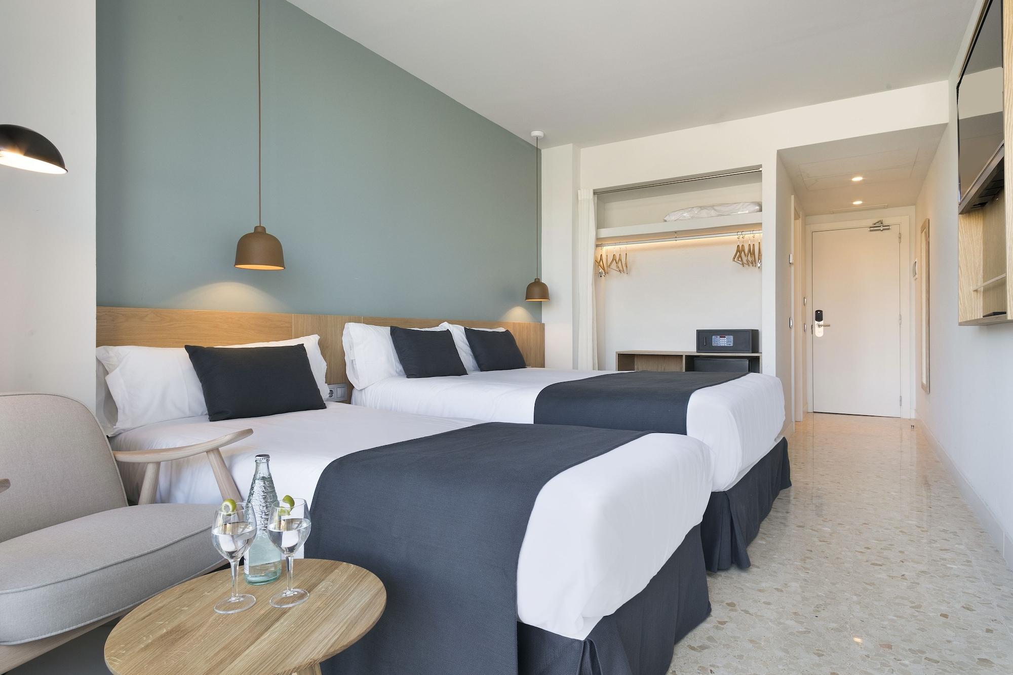 Aqua Hotel Silhouette & Spa - Adults Only Malgrat de Mar Bagian luar foto