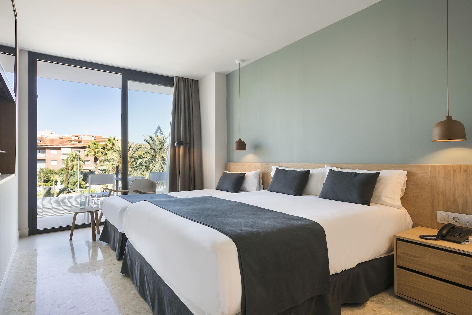 Aqua Hotel Silhouette & Spa - Adults Only Malgrat de Mar Bagian luar foto