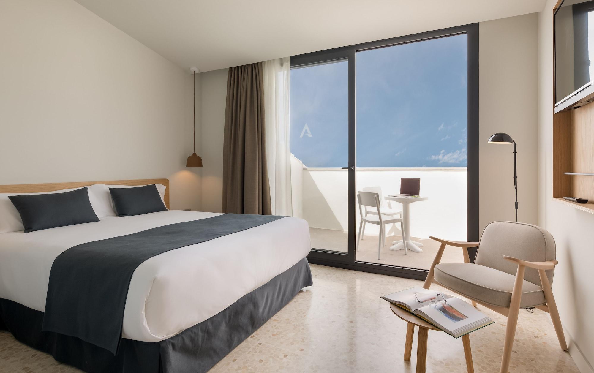 Aqua Hotel Silhouette & Spa - Adults Only Malgrat de Mar Bagian luar foto