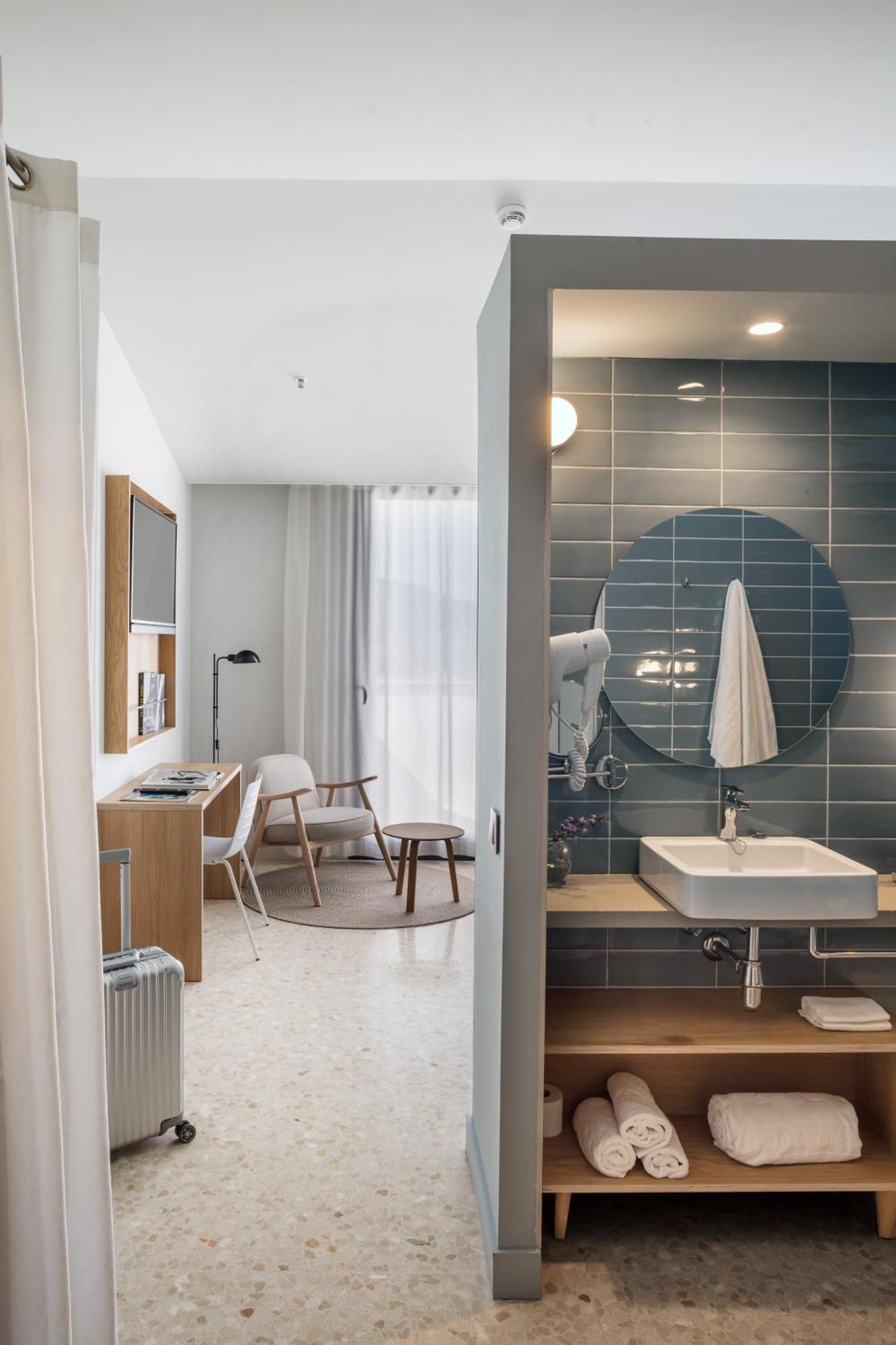 Aqua Hotel Silhouette & Spa - Adults Only Malgrat de Mar Bagian luar foto